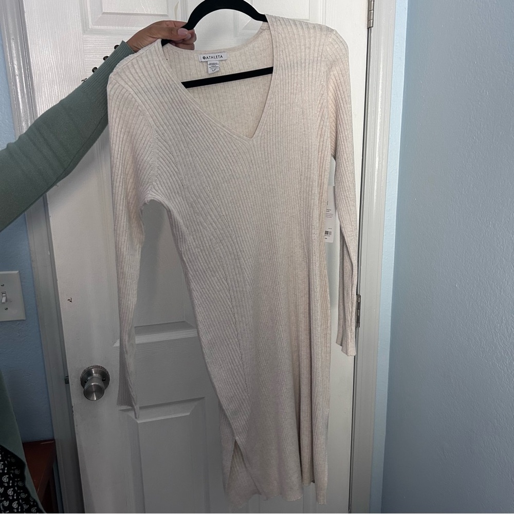 NWT Athleta Cream V-Neck Dress